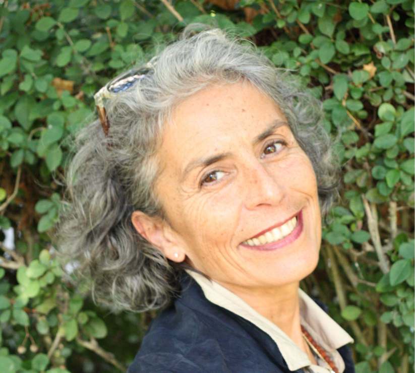 Portrait professionnel sur fond transparent – praticienne Cabinet IPH